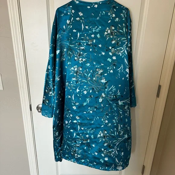 Amoureuse Teal Floral Women's Nightgown with cross cross back and robe - Picture 6 of 6